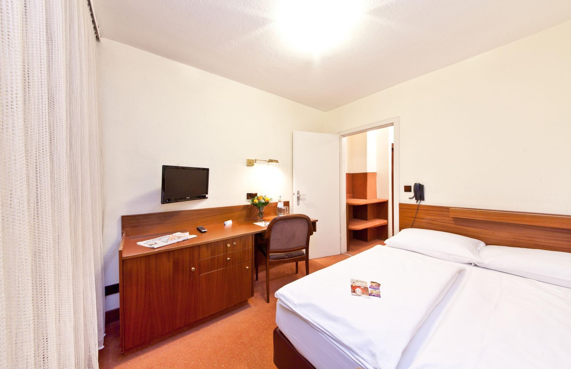 Plaza Inn Rieker Stuttgart Hauptbahnhof Exterior photo