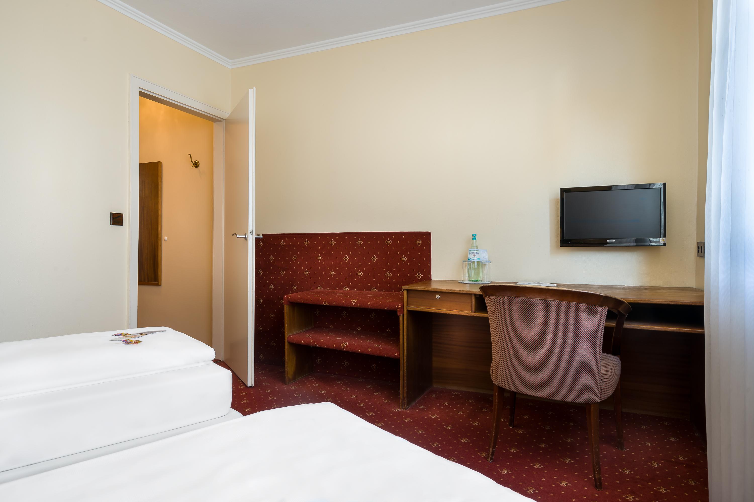 Plaza Inn Rieker Stuttgart Hauptbahnhof Exterior photo