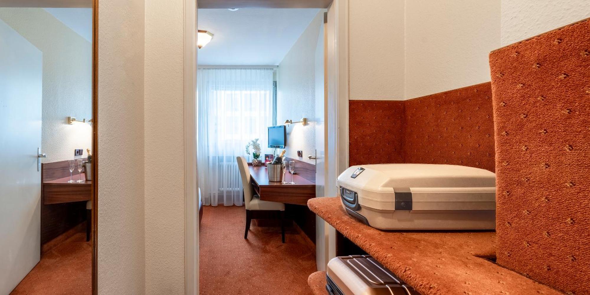 Plaza Inn Rieker Stuttgart Hauptbahnhof Exterior photo